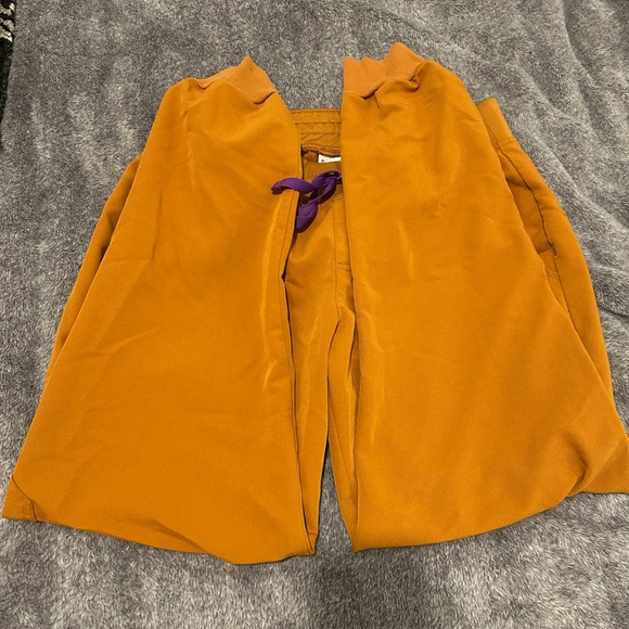 Figs Atlantic Fall Scrub Set - Picture 4 of 9